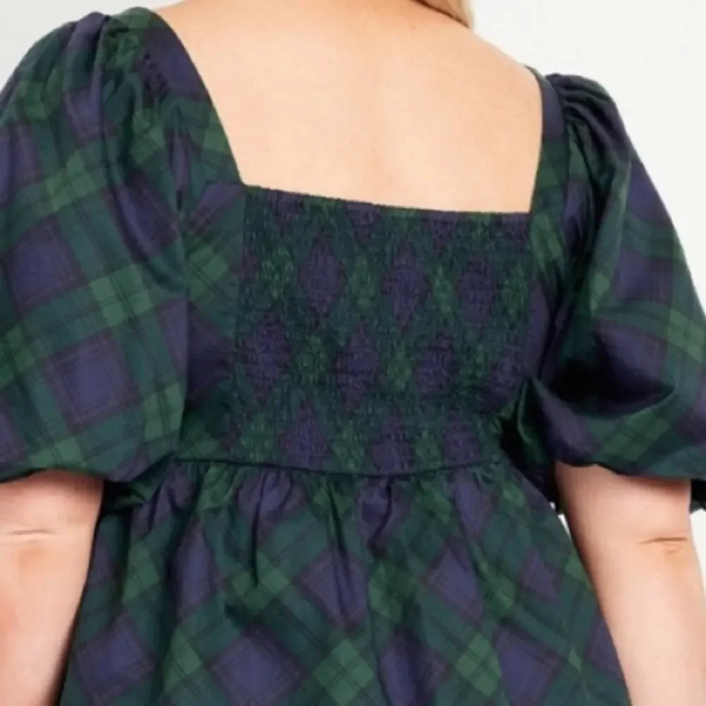 Old Navy green plaid Puff-Sleeve Plaid Poplin Peplum Top